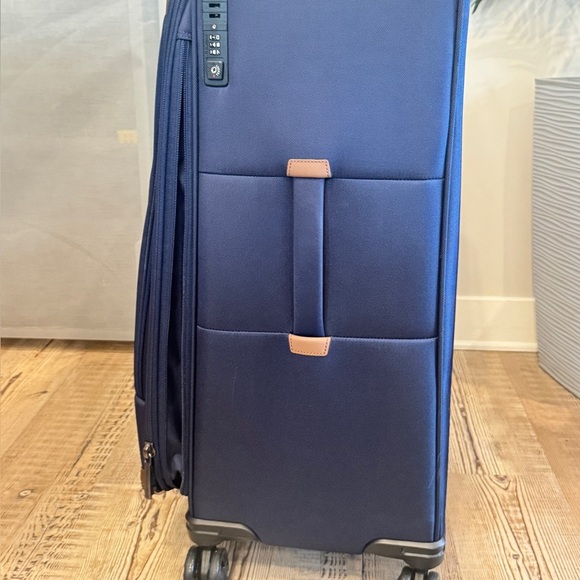 Travelpro Crew Classic Expandable Spinner luggage, suitcase travel bag - Picture 11 of 14